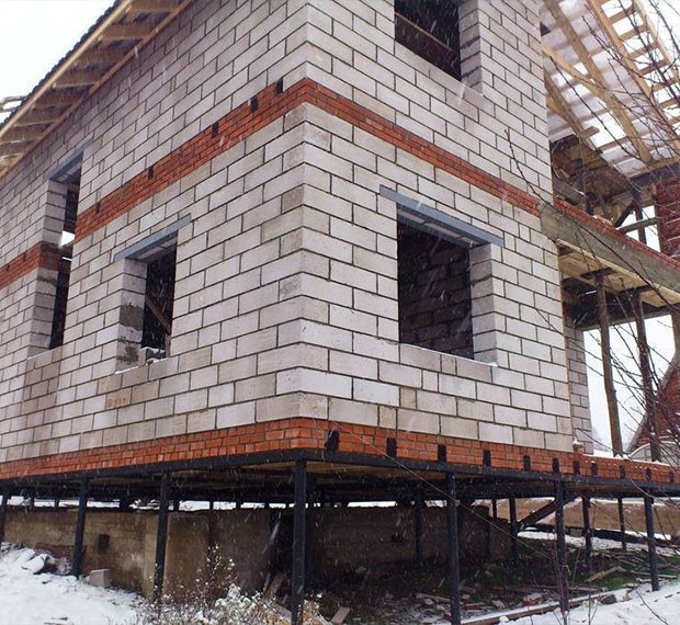 Монтаж свайно-винтового фундамента под дом из пеноблока в Орехово-Зуево